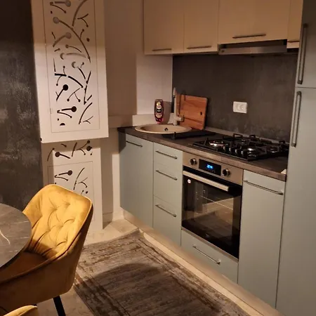 Emmaia Sunrise Luxury Apartmán